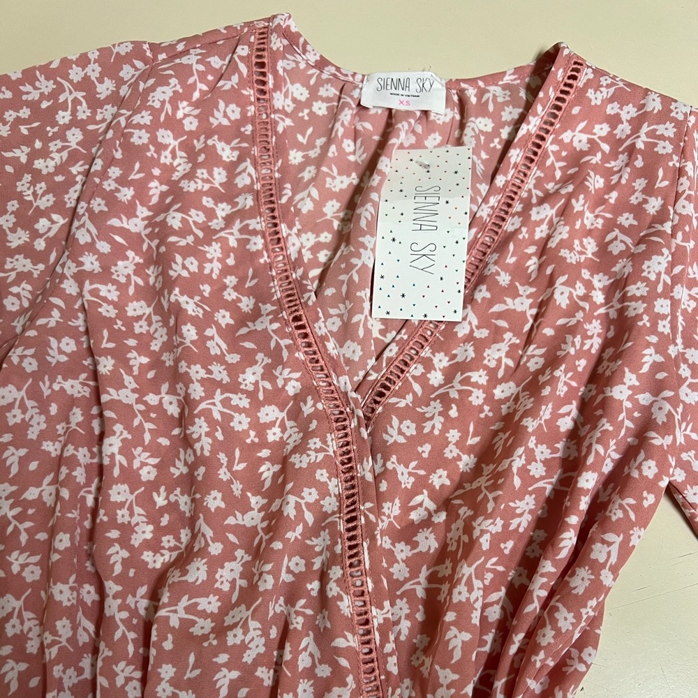 Sienna Sky Women's Floral Pink Blouse, Size XS - NWT - Picture 4 of 8